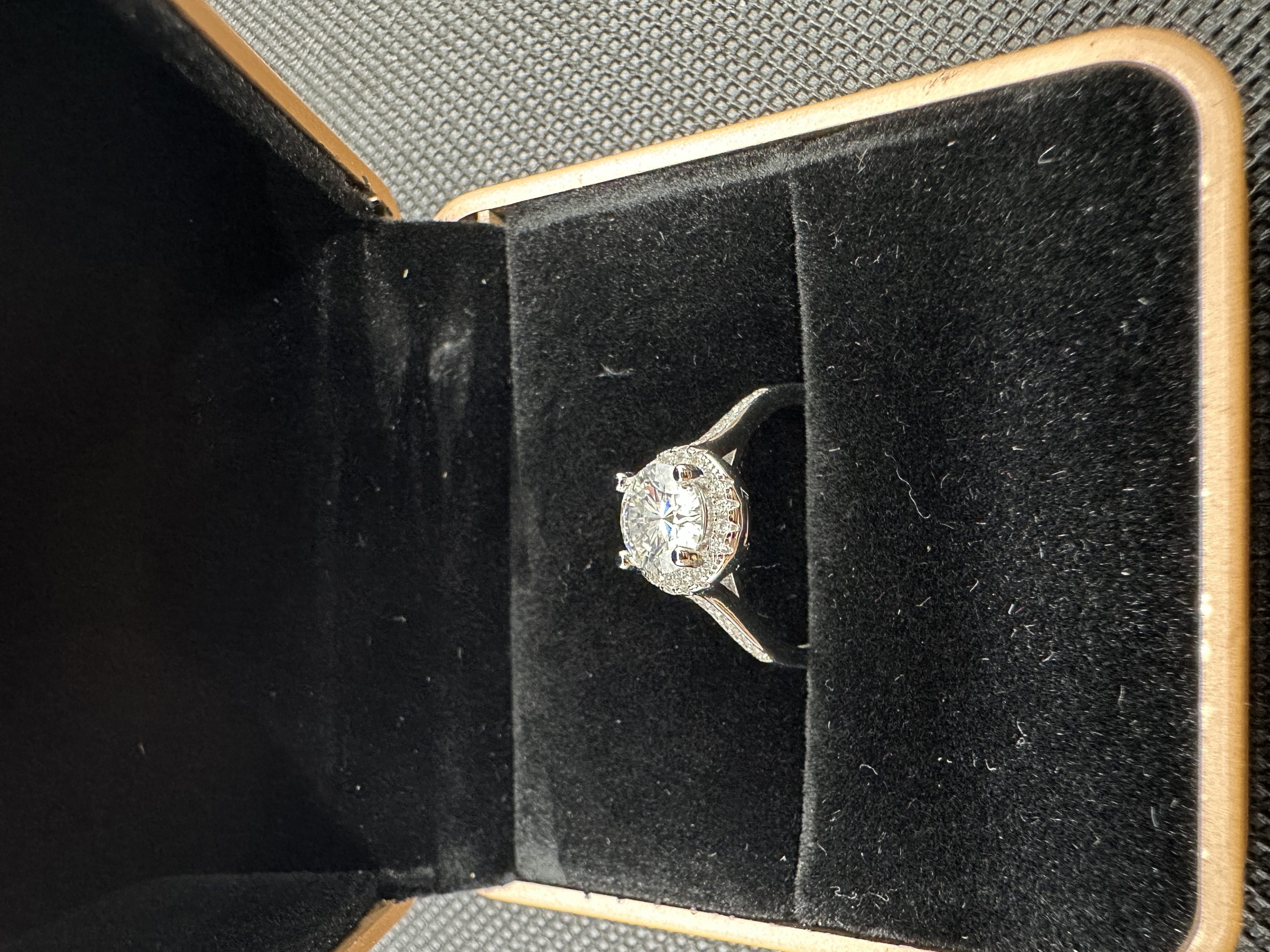 天然ダイヤモンド1.01ct Au750（つららのなみだ）