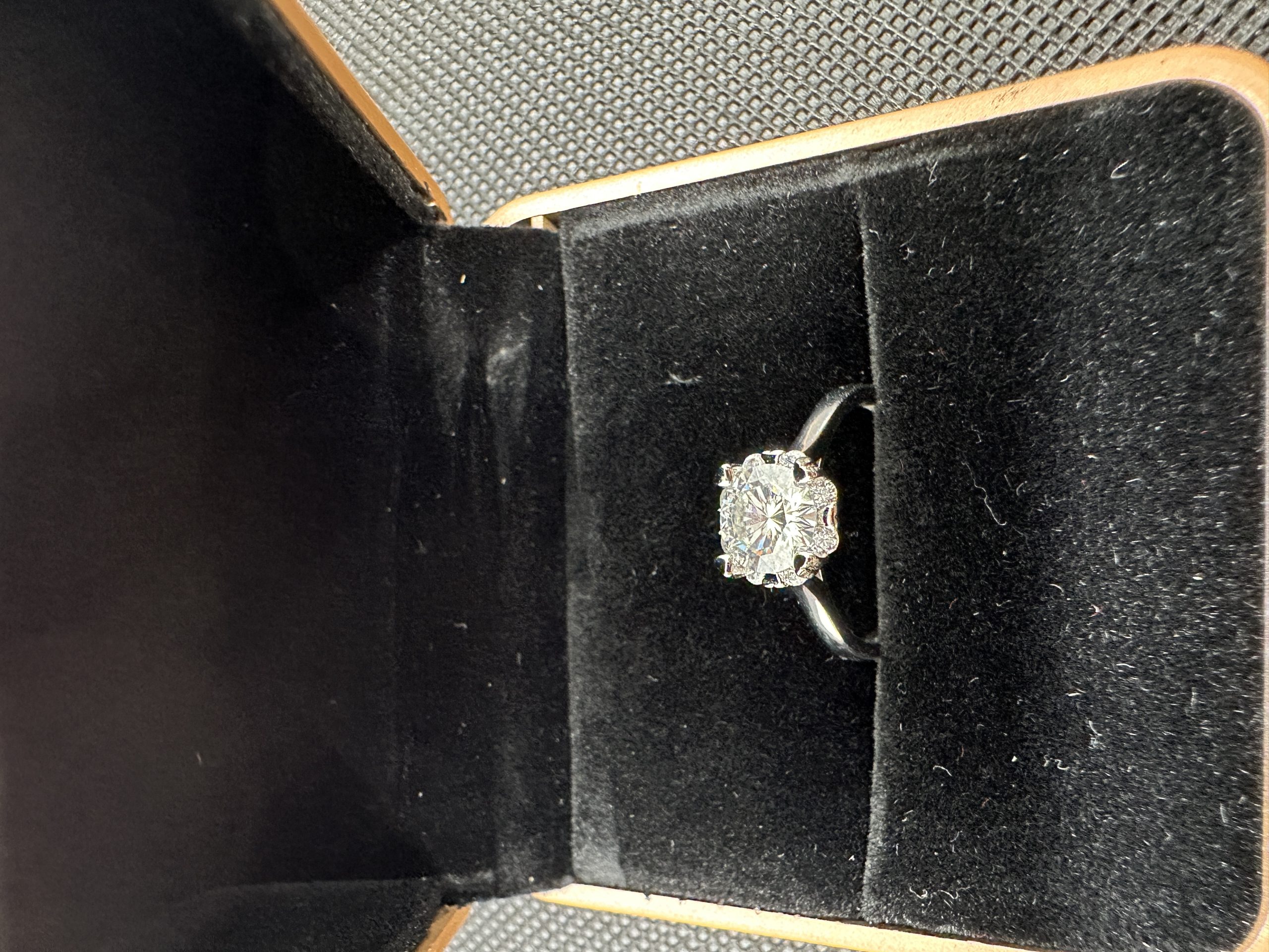 天然ダイヤモンド1.01ct Au750（せっかきょう）