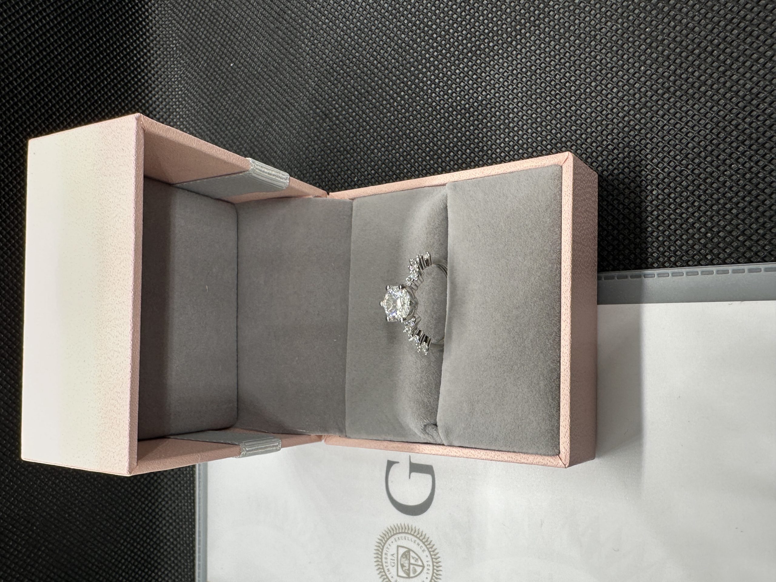 エタニティーリング vvs ダイヤモンド 天然ダイヤモンド1.01ct GIA証明書 AU750指輪